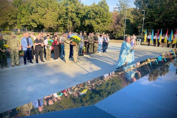 В День защитников и защитниц Украины в Одессе почтили память погибших Героев В День защитников и защитниц Украины в Одессе почтили память погибших Героев
