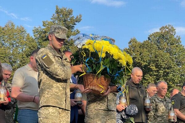 В День защитников и защитниц Украины в Одессе почтили память погибших Героев В День защитников и защитниц Украины в Одессе почтили память погибших Героев