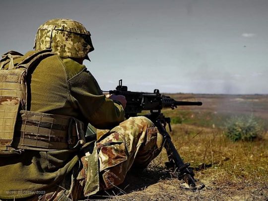 Росіянам не вдається оточити Авдіївку, темпи їхнього наступу знизилися через великі втрати, — ISW