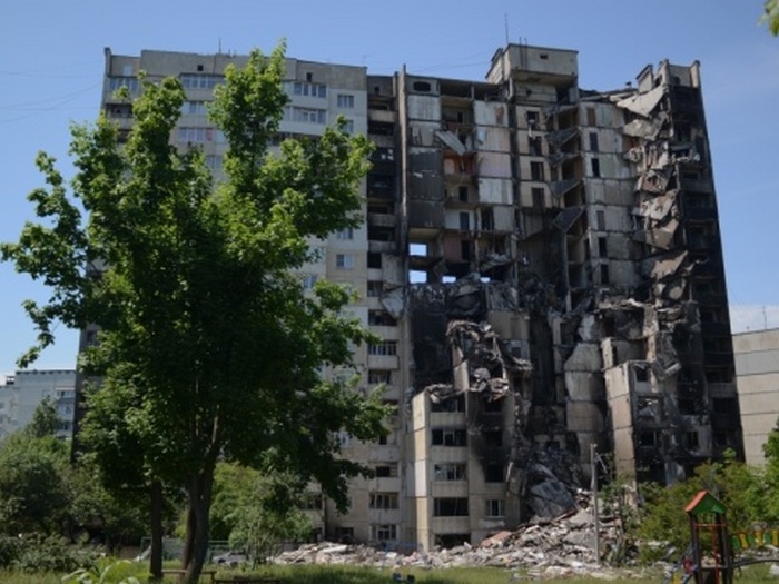 «Сказав, що вже нічого не боїться»: лікар з Харкова, який втратив житло через росію, приїхав працювати у не до кінця розміноване село