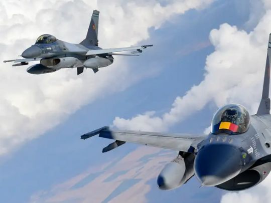 У Румунії розпочалася підготовка українських пілотів, які літатимуть на F-16