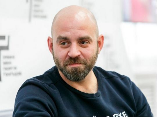 «За нашу війну багато в чому платимо не ми»: Павло Казарін про життя українського тилу і як воно може змінитись