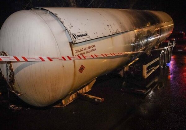В Одессе горел и мог взорваться газовоз: подробности В Одессе горел и мог взорваться газовоз: подробности