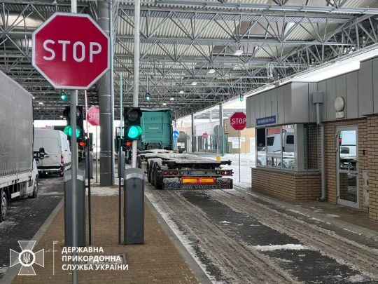 Автоперевізники розблокували пункт пропуску «Вишне-Немецке — Ужгород» на українсько-словацькому кордоні