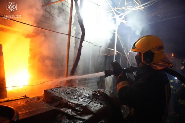 Ночью в Одесской области горел жилой дом: подробности 
