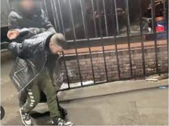Отримав по заслугам: «вагнерівець» повернувся з війни в Україні й зарізав батька російського пропагандиста
