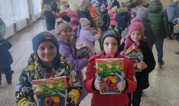 Тепло Новогодних праздников: волонтеры фонда Сергея Цюпко дарят радость детям Киевщины