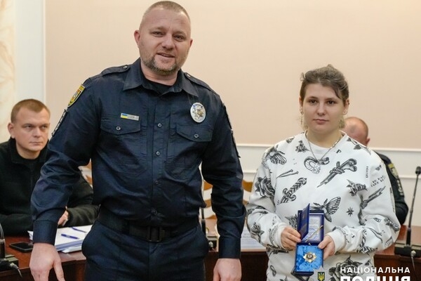В Одесской области наградили поисковиков, разыскавших подростков в катакомбах