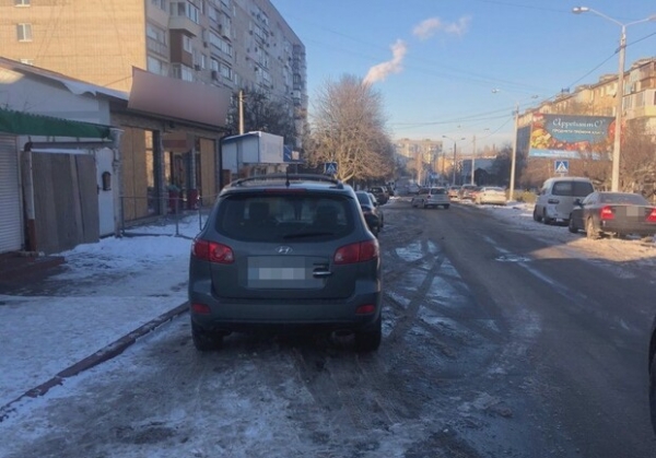 Под Одессой машина наехала на семилетнюю девочку