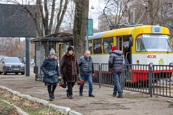 "Одесский джентльмен": у киностудии простились с известным актером Евгением Хаитом  
