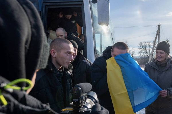 Наші — вдома: Україна повернула з полону 207 захисників