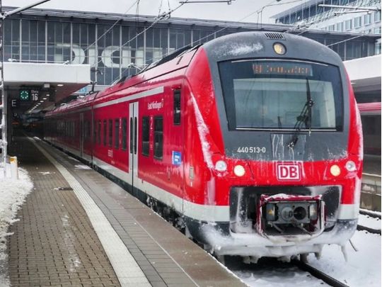 Транспортний колапс у Німеччині: країну накрила хвиля страйків машиністів і фермерів