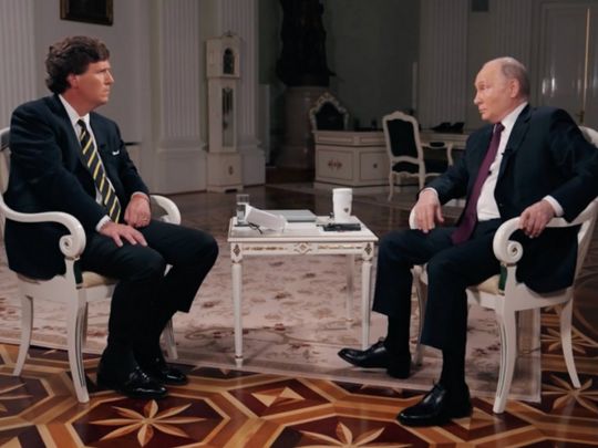 «Чому ви підтримуєте неонацистів?»: що сказав путін в інтерв’ю Такеру Карлсону