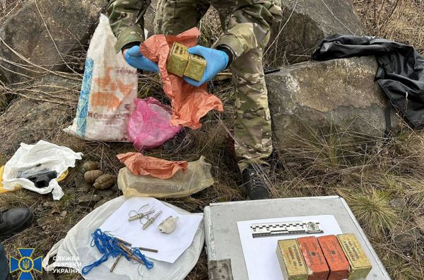 Гранатомети та вибухівка: СБУ виявила 3 схрони зі зброєю, один з яких поблизу Києва