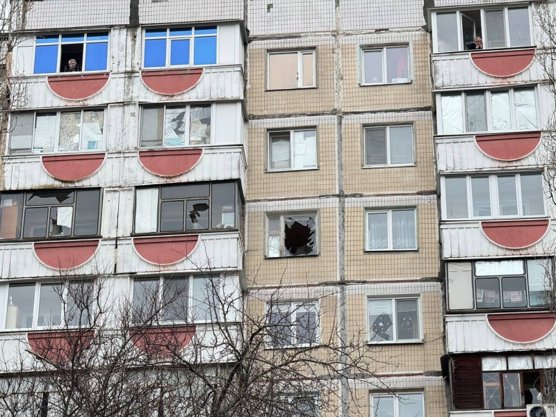 У російському Бєлгороді заявили про «приліт» по ТЦ та жертви (фото, відео)