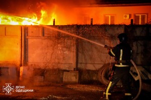 Масштабный пожар на СТО в Одессе: стала известна причина