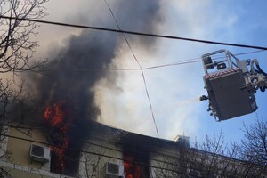 На Канатной в Одессе вспыхнул пожар в доме: погиб спасатель