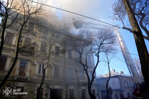 На Канатной в Одессе вспыхнул пожар в доме: погиб спасатель