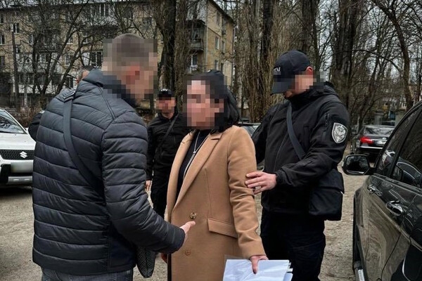 На коррупции попалась работница Одесской таможни