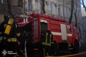На Канатной в Одессе вспыхнул пожар в доме: погиб спасатель