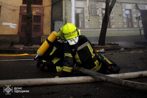 На Канатной в Одессе вспыхнул пожар в доме: погиб спасатель