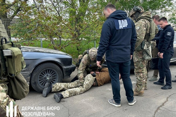Обещал за взятку оформить инвалидность матери бойца: в Одесской области задержали военнослужащего