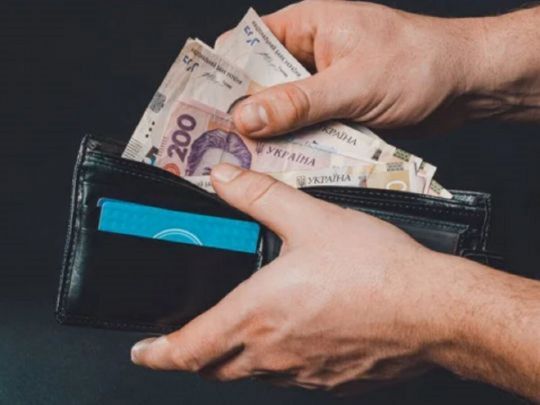 Для неповнолітніх теж передбачено: хто в Україні має право на допомогу у зв'язку з вагітністю та пологами та як її отримати