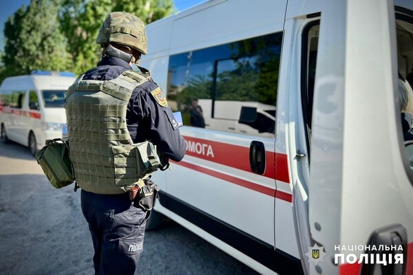 Россияне нанесли удар по гражданской инфраструктуре Одесского района: есть раненые (обновлено)