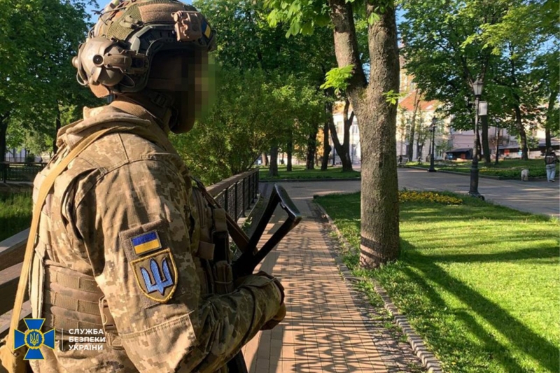 Можуть перевірити документи та оглянути автомобіль: у центрі Києва проводять контртерористичні заходи (фото)
