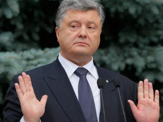 Порошенко, пропонуючи не платити «ухилянтам» за кордоном, має почати з власних синів-утікачів в Лондоні, — блогер