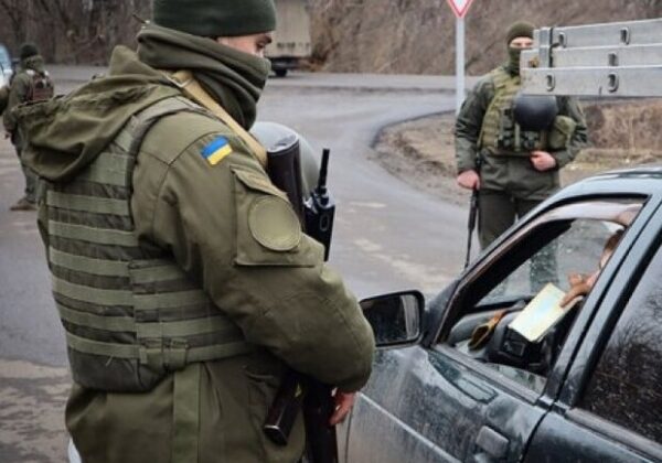 В Украине военная полиция сможет проверять водителей и заходить в жилье без судебного решения В Украине военная полиция сможет проверять водителей и заходить в жилье без судебного решения