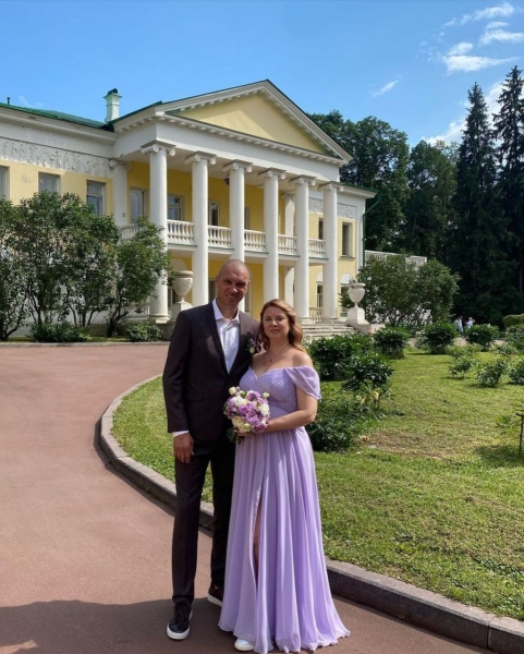 Ексворотар збірної росії Філімонов, який пропустив легендарний гол від Шевченка, одружився у 50 років (фото, відео)