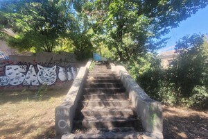 Военный спуск в Одессе без сфинксов: куда пропали скульптуры котов и как без них выглядит лестница