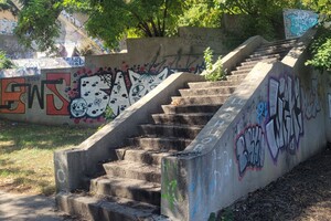 Военный спуск в Одессе без сфинксов: куда пропали скульптуры котов и как без них выглядит лестница