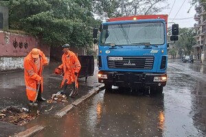 В Одессе из-за непогоды полностью затопило некоторые улицы, не курсируют несколько трамваев (обновлено)