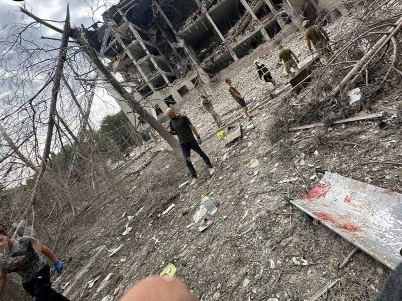 «Народ України стоїть твердо»: Байден зробив заяву у зв'язку з ударом російських терористів по Полтаві