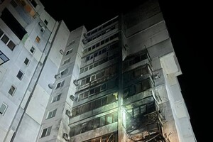 Горели многоэтажка и админздание: что известно о последствиях ночной атаки "Шахедов" на Одесскую область (обновлено)