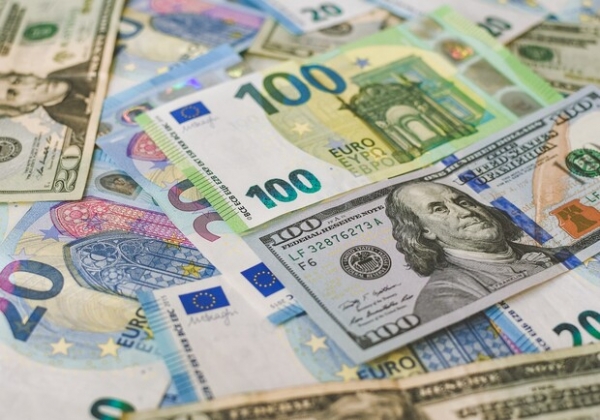 Курс валют в Украине 19 октября 2024: сколько стоит доллар и евро