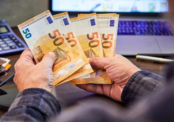 Курс валют в Украине 11 октября 2024: сколько стоит доллар и евро