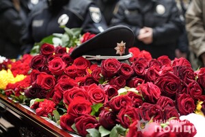 В Одессе простились с полицейскими, погибшими в результате ракетного удара 18 ноября