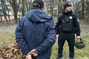 В Одессе возле жилого квартала спецназ КОРД задержал мужчину с боевой гранатой 