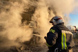 На трассе Одесса – Киев загорелся грузовик с зерном