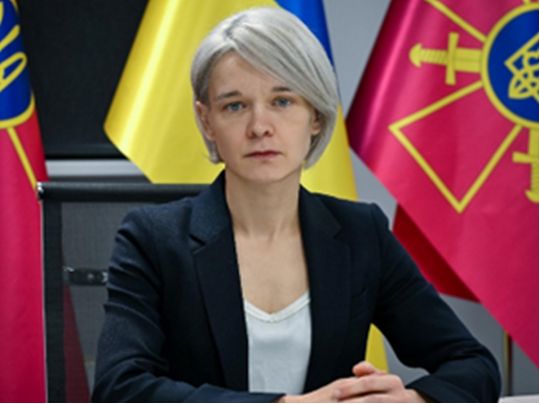 Хаос в управлінні: Міноборони двічі за декілька днів вніс зміни у держреєстрі — Безрукова знову очолила агенцію