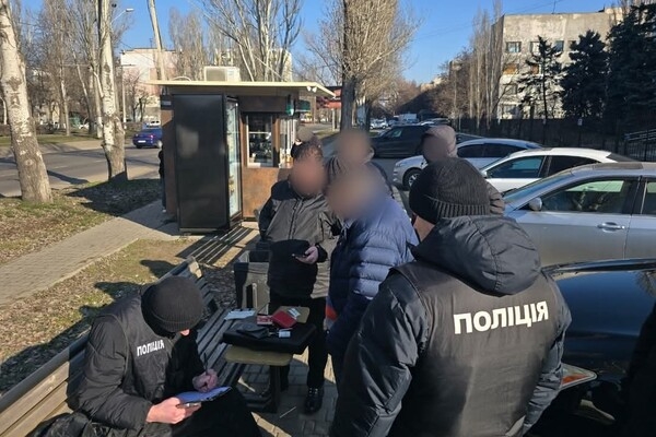 Обещал повлиять на судейское решение: адвокат из Одессы попался на взятке