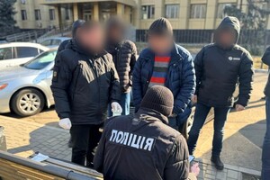 Обещал повлиять на судейское решение: адвокат из Одессы попался на взятке
