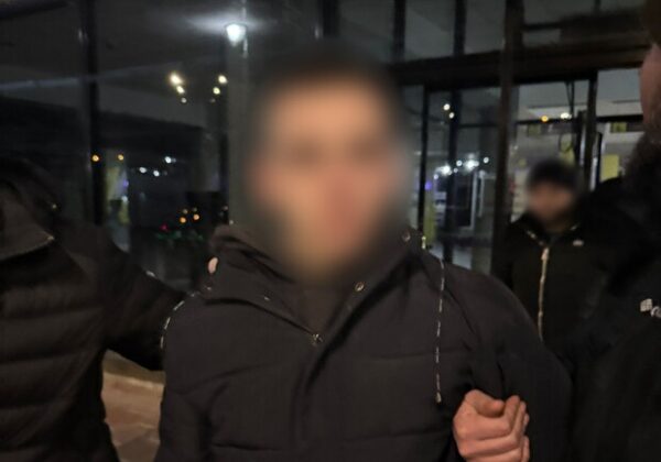 Подрыв взрывчатки на автостоянке возле госучреждения: в Одессе задержали исполнителя теракта Подрыв взрывчатки на автостоянке возле госучреждения: в Одессе задержали исполнителя теракта