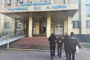 Хотели подзаработать: в Одессе двое безработных подожгли автомобиль