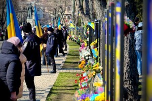В Одессе на Аллее Героев открыли почти полсотни новых имен