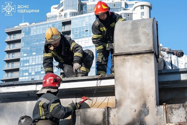 В Одессе горел ресторан в Аркадии: подробности пожара