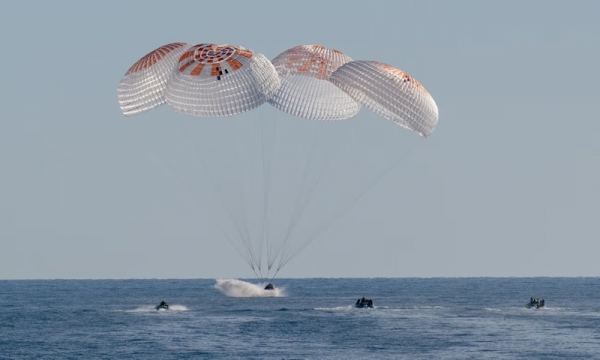 «Застрявшие в космосе»: астронавты NASA вернулись домой